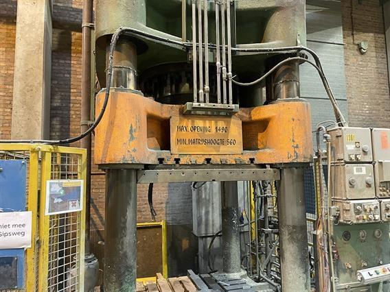 HL 1300 ton 4 column press