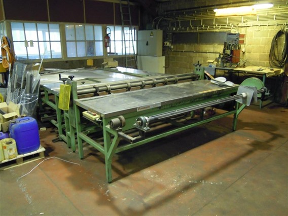 ZM wide conveyor cutting system for woven mesh