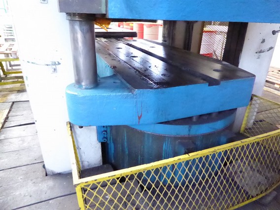 Sip 6000 ton rubber pad press