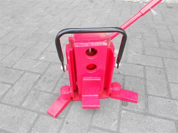 Heavy duty jack for lifting machines 8 ton