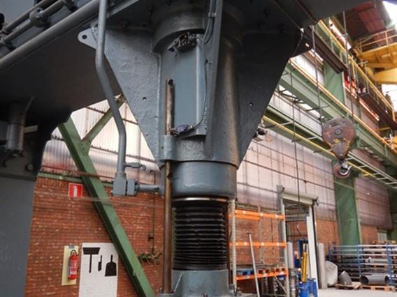 Nilland 300 ton dish end forming press