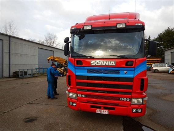 Scania 360 Type 124L