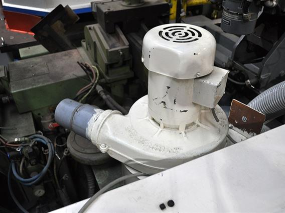 Zero - Clemco suction blast cabinet