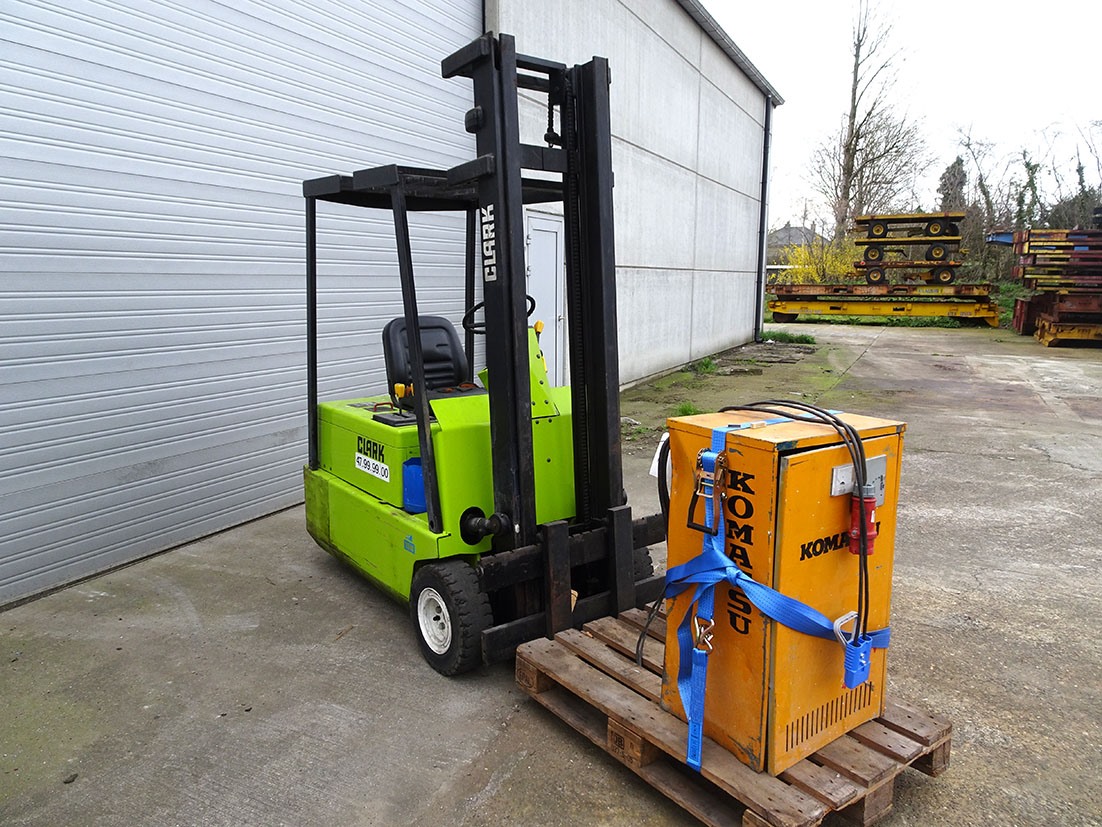 Clark 1,5 ton — Vehicles (lift trucks – loading – cleaning etc) — photo 2
