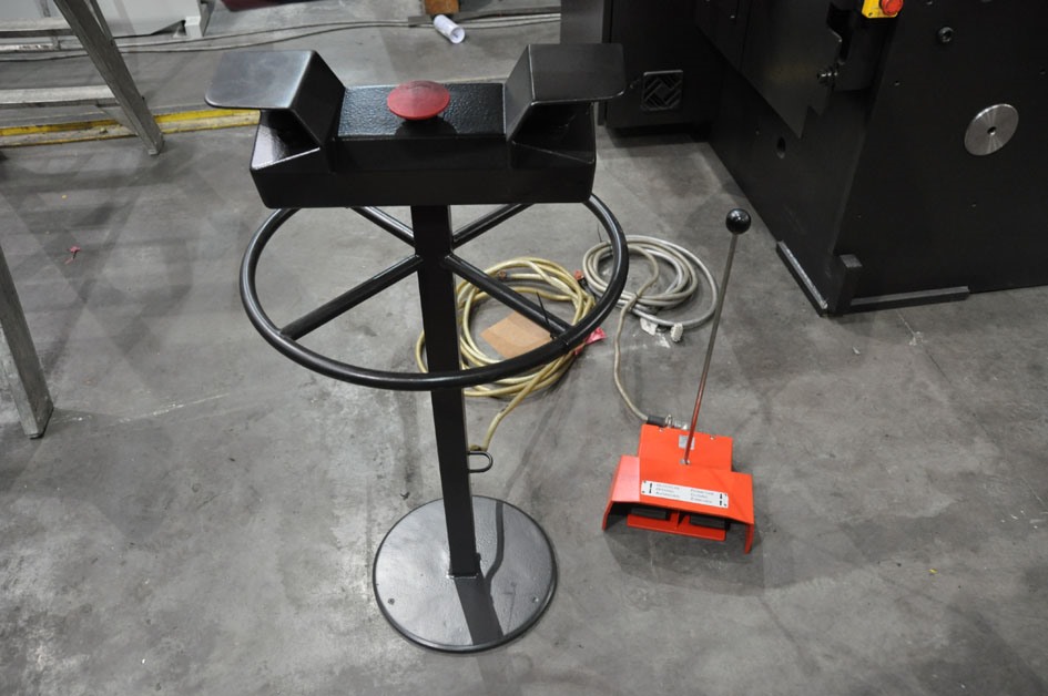 Amada HFBO 125 30 — Hydraulic press brakes — photo 6