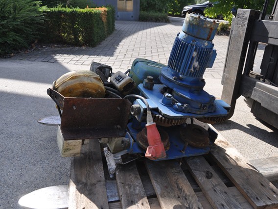 Demag chain hoist 1 ton