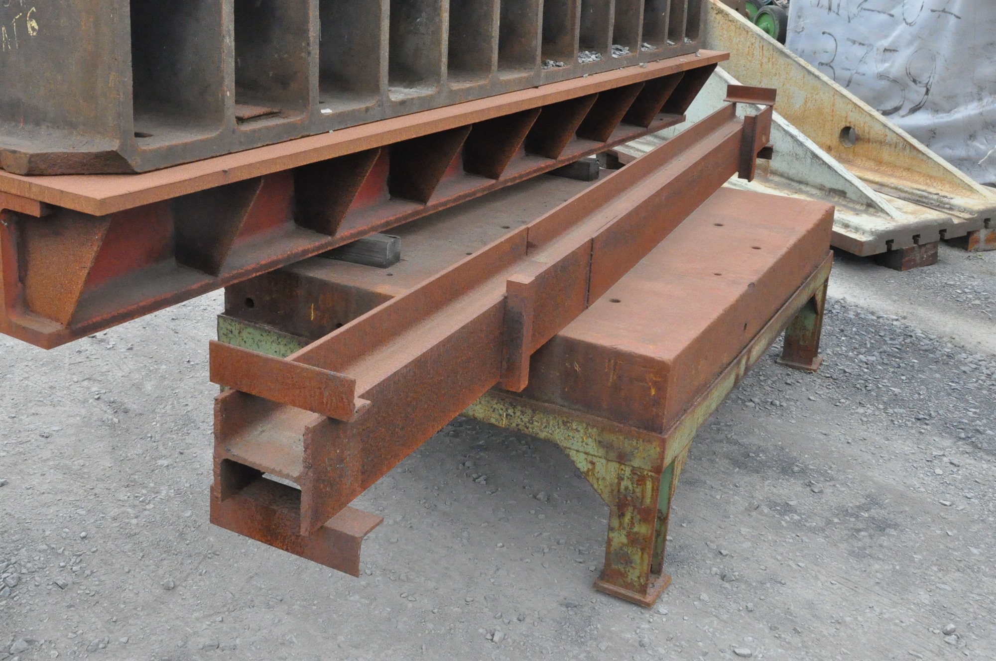 Table 2000 x 1430 x 670 mm — Tables & Floorplates — photo 1