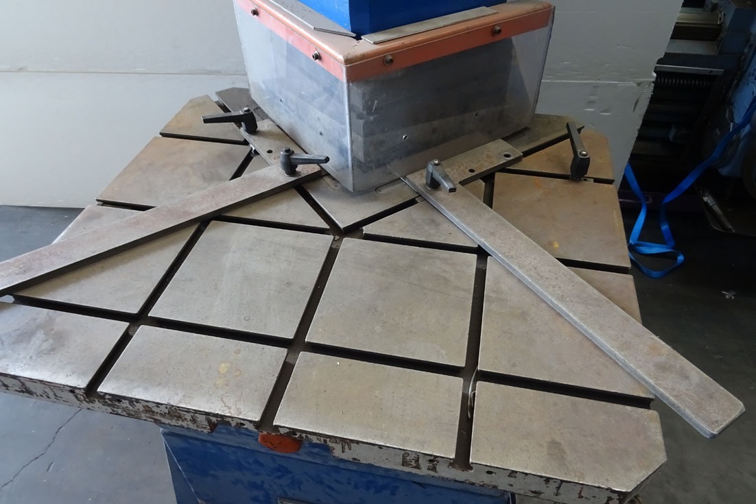 Rainer 250 x 6 mm (fixed) — Hydraulic corner notcher — photo 2