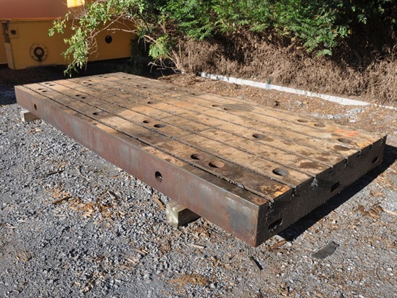 T-slot Table 4990 x 1990 x 290 mm