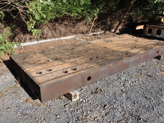 T-slot Table 4990 x 1990 x 290 mm