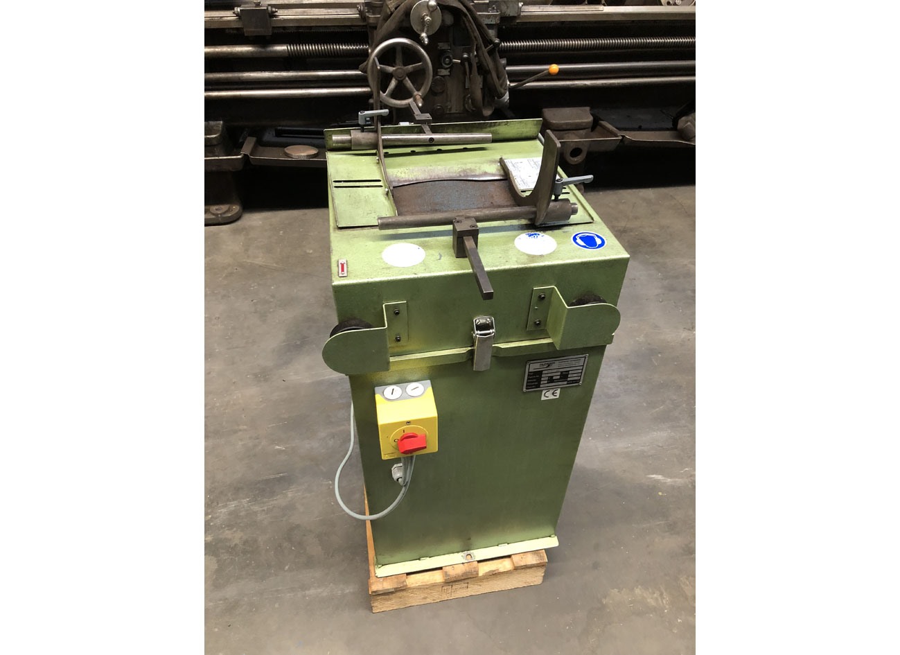 Hunger Brake pad/shoe grinder — Turning & adjusting machine — photo 1