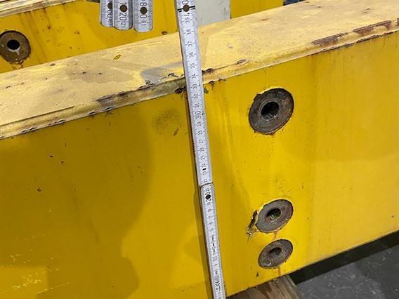 Demag 2 hoists and 2 side supports