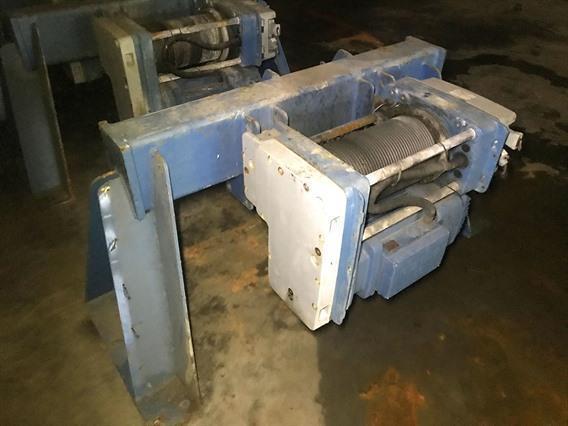 Demag 2 hoists and 2 side supports