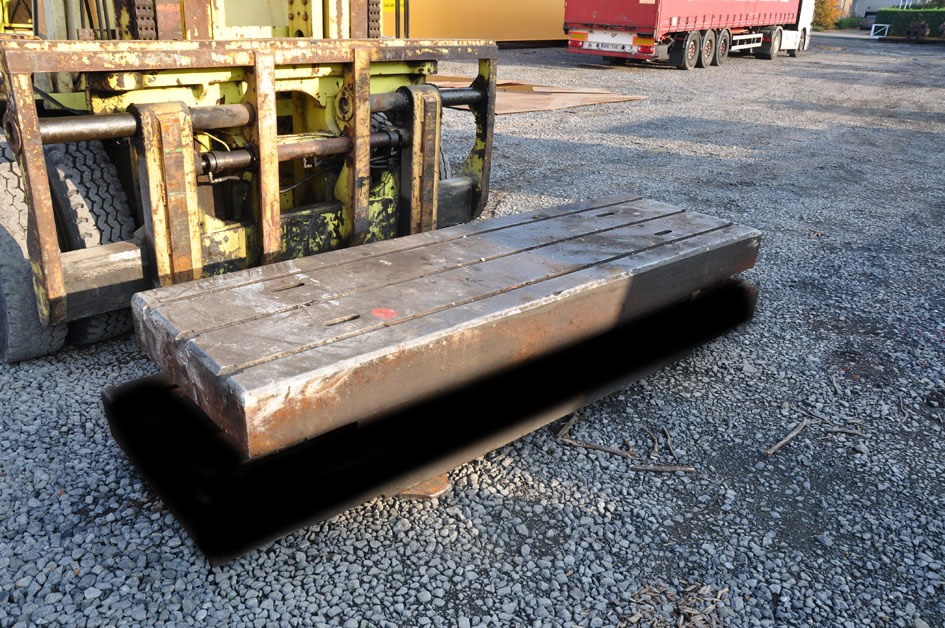T-slot Table 2425 x 750 x 170 mm — Tables & Floorplates — photo 1