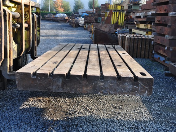 T-slot Table 3500 x 1525 x 215 mm