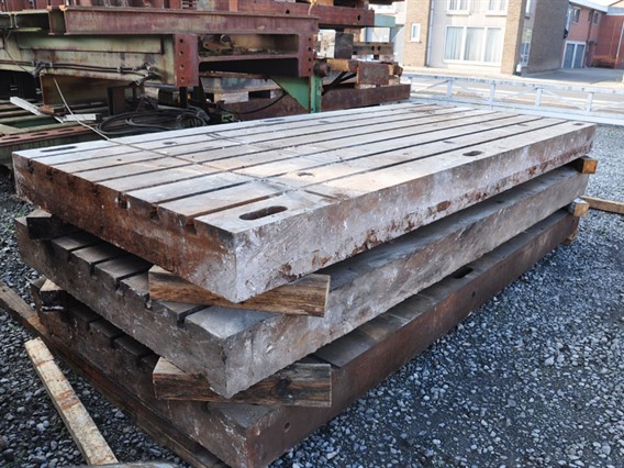 T-slot Table 3500 x 1525 x 205 mm