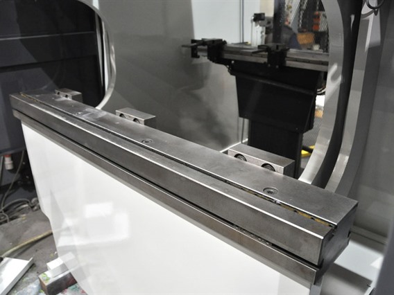 LVD PPEB 80 ton x 1550 mm CNC