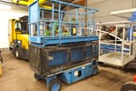 Grove scissor lift