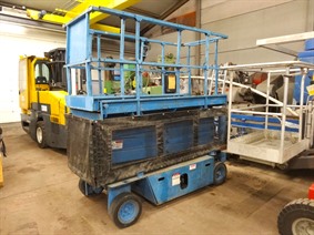 Grove scissor lift, Rollend materiaal - Heftrucks - Telescoop kranen - Vorklift - Trailers