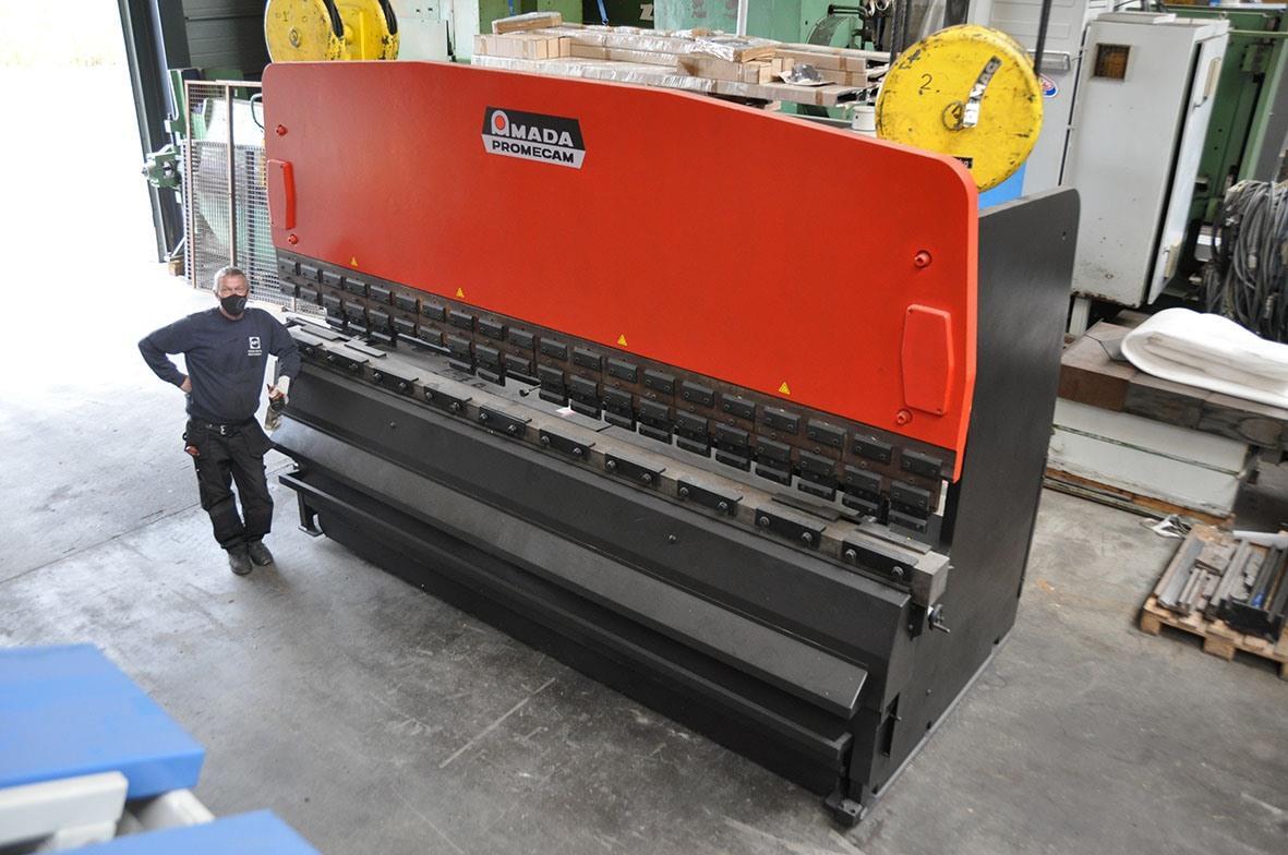 Amada RG-154 — Hydraulic press brakes — photo 1