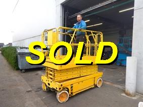 Grove scissor lift, Vehicles (lift trucks - loading - cleaning etc)