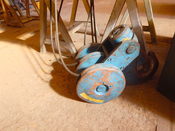 ADC 20 ton hoist