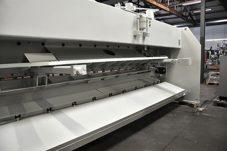 LVD MVC 4050 x 8 mm NC — Hydraulic guillotine shears — photo 4