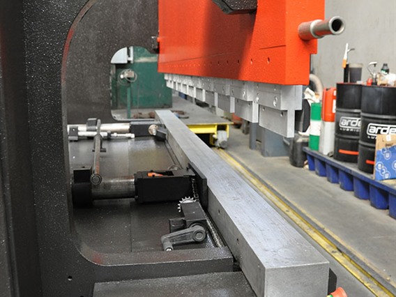Amada 100 ton x 3100 mm