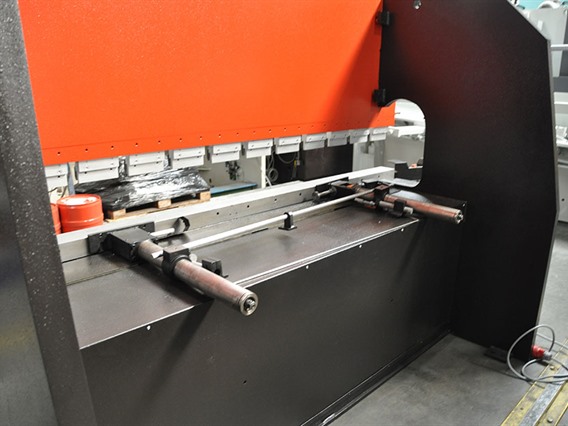 Amada 100 ton x 3100 mm