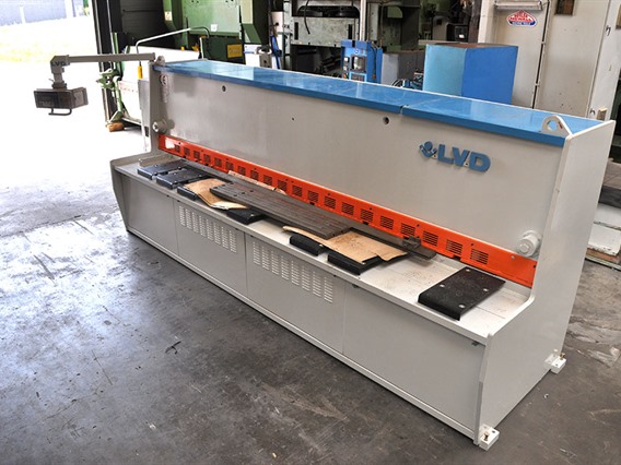 LVD HST-E 4100 x 6 mm CNC