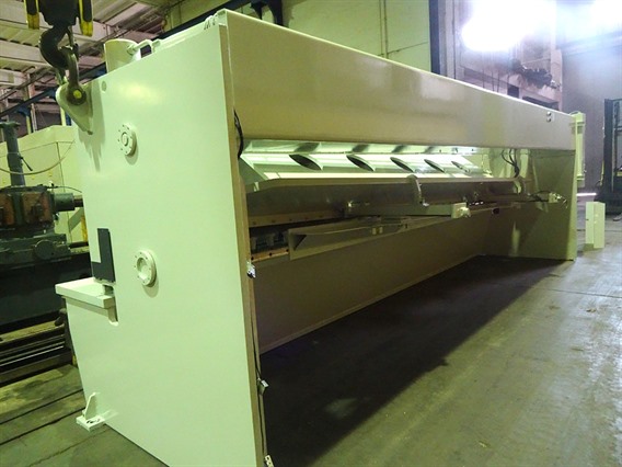 LVD MVSB 6200 x 8 mm CNC