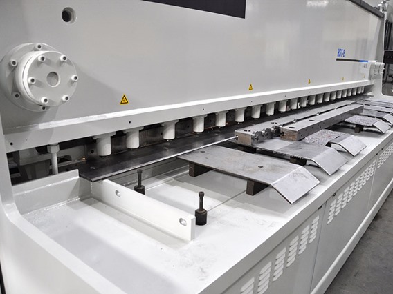 LVD HST-E 4100 x 8 mm CNC