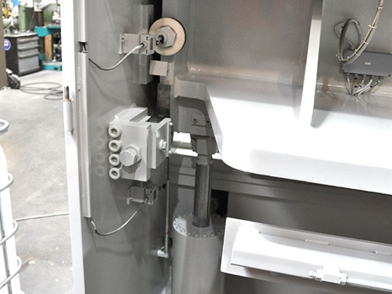 LVD HST-E 4100 x 8 mm CNC