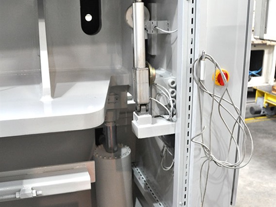 LVD HST-E 4100 x 8 mm CNC