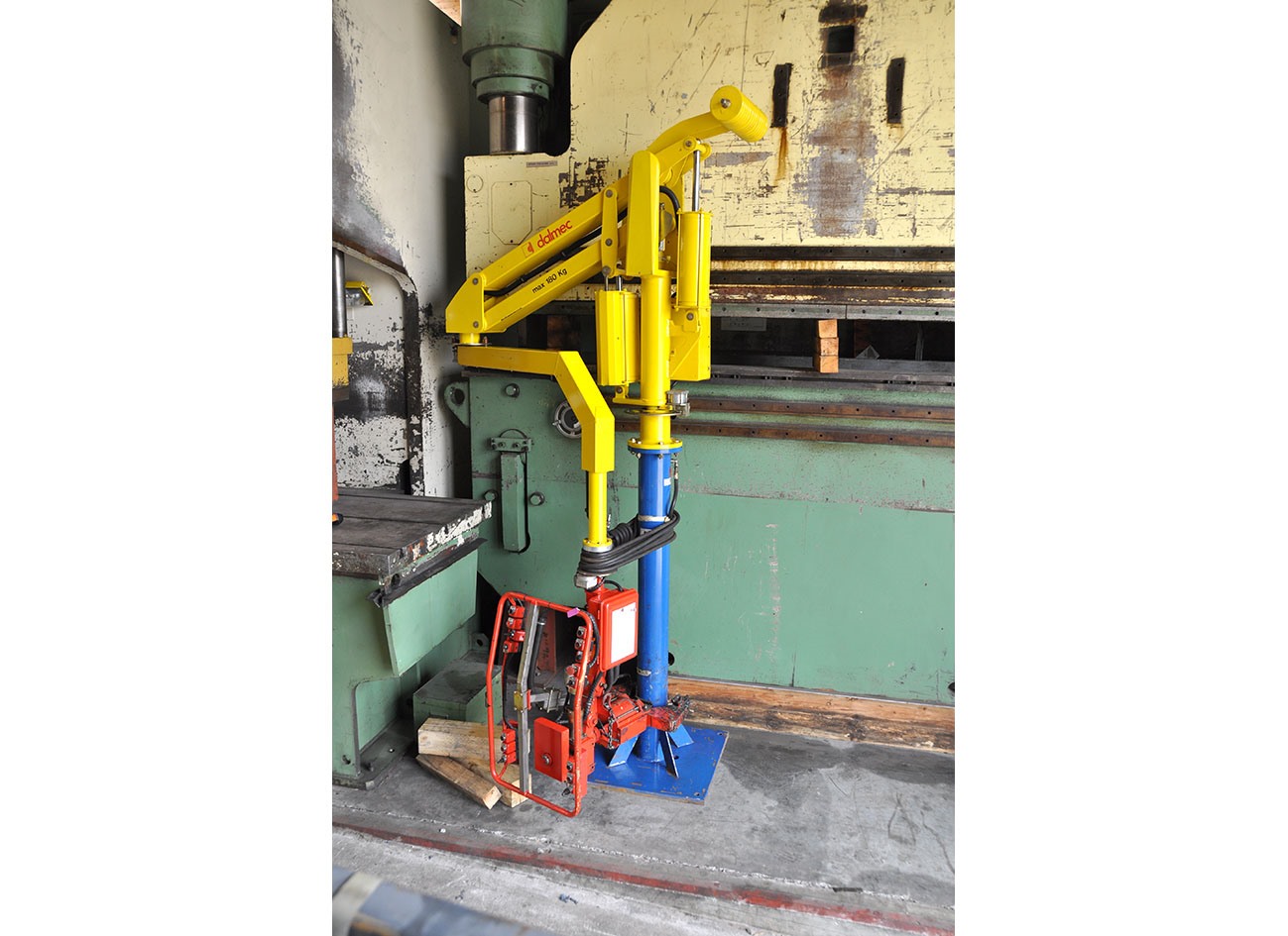 Dalmec PMC – 180 kg — Conveyors, Overhead Travelling Crane, Jig Cranes — photo 1