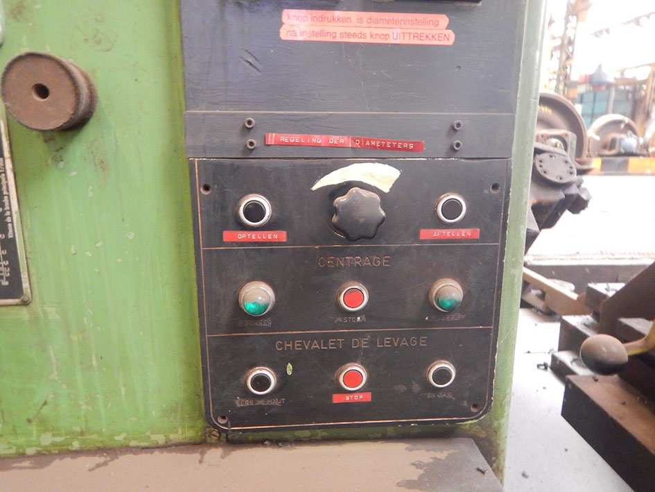 Hegenscheidt DRH II 110K train wheel lathe — Centre lathes — photo 12