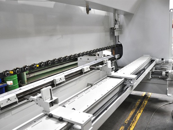 LVD PPEB 135 ton x 4270 mm CNC