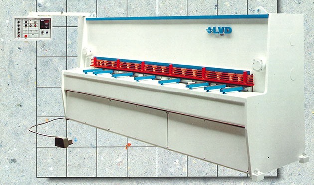 LVD IST 3100 x 6 mm — Hydraulic guillotine shears — photo 1