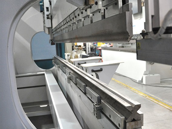 Adira PM 135 ton x 3100 mm CNC