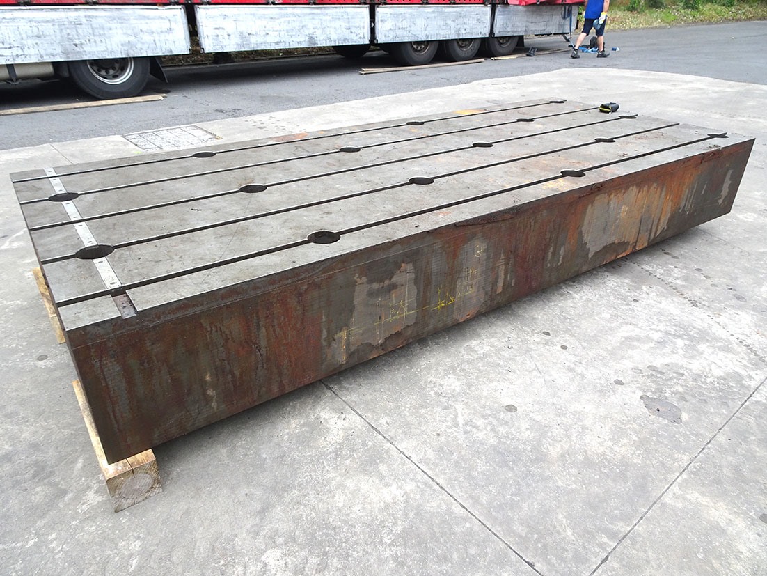 T-slot Table 3900 x 1600 x 500 mm — Tables & Floorplates — photo 4
