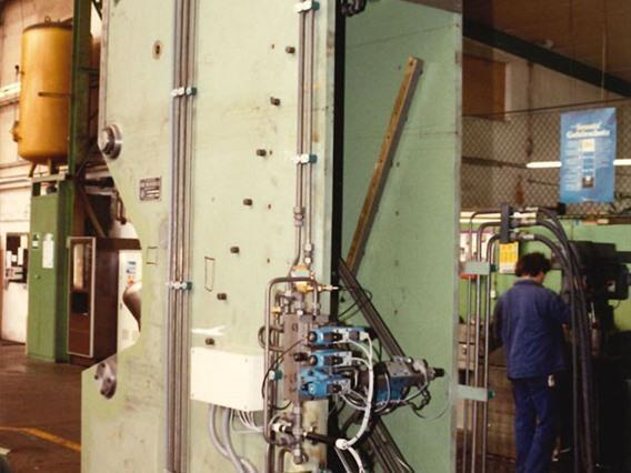 Haeusler Flanging machine