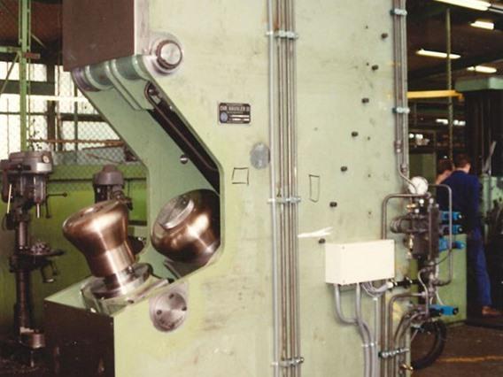 Haeusler Flanging machine 20 mm