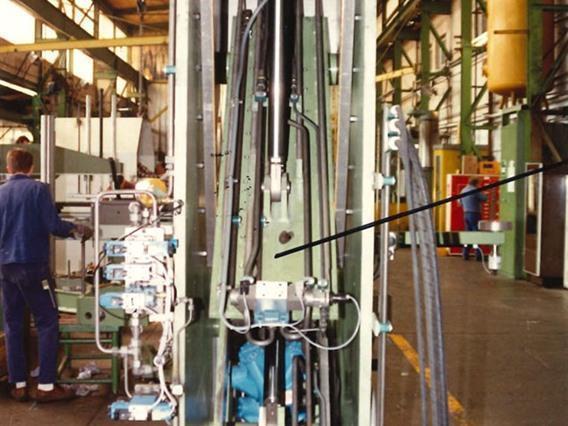 Haeusler Flanging machine 20 mm