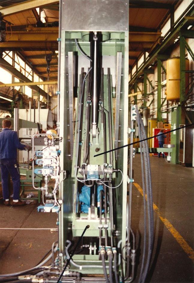 Haeusler flanging machine — Flanging presses — photo 16