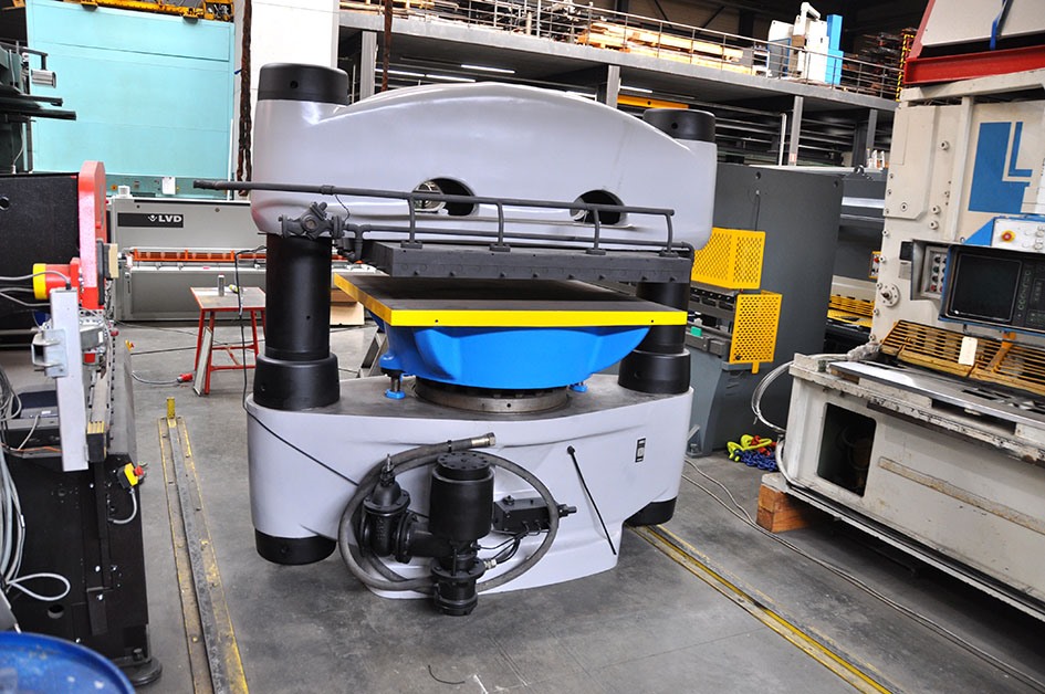 Svit 1000 ton heated press — H-frame presses — photo 6