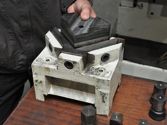 Mubea HIW 1000/610