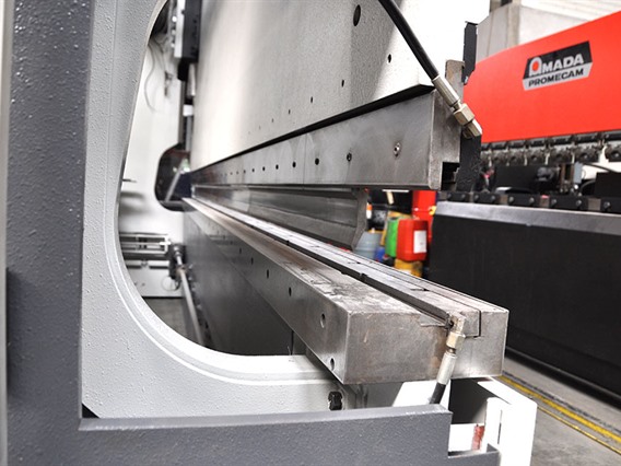 Jean Perrot 250 ton x 4600 mm CNC