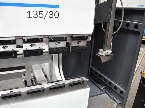 LVD PPEB 135 ton x 3100 mm CNC
