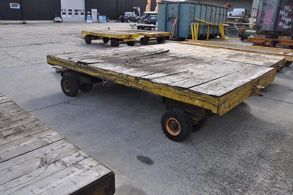 Used Vehicles (lift trucks - loading - cleaning etc), Loading cart ...