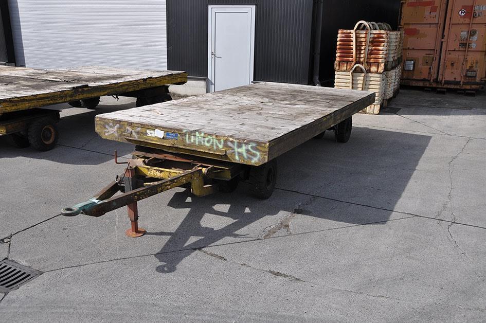 Used Vehicles (lift trucks - loading - cleaning etc), Loading cart ...